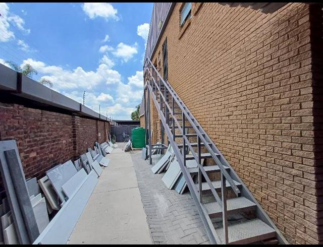 INDUSTRIAL PROPERTY TO RENT IN HENNOPSPARK